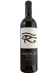Amon-Ra Shiraz is iconische wijn die Ben Glaetzer’s passie voor wijnen, vol smaak, gelaagd en intens maar nog steeds elegant, vertegenwoordigt. De perfecte schatkelder wijn. Deze rode wijn is perfect om te drinken of te bewaren. Deze wijn is te koop bij Bouchon in Den Haag